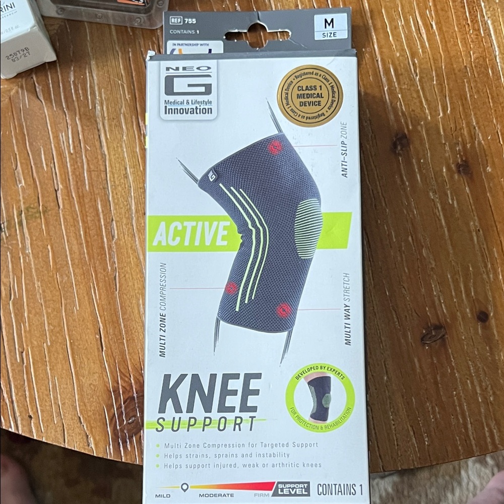 Active Knee Support - Black and Green